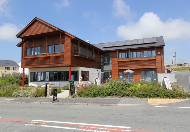 Canolfan Fenter Congl Meinciau